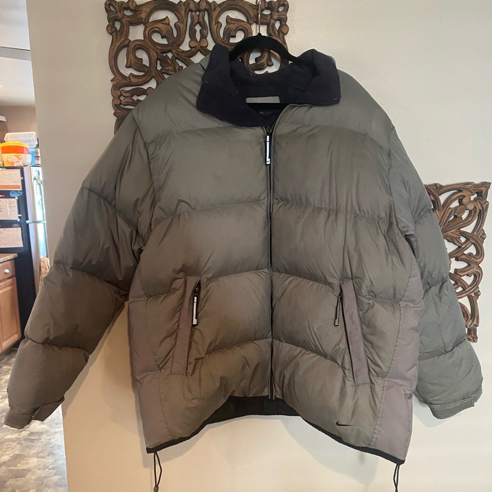 Nike Vintage Down Filled Puffer Jacket Y2K
